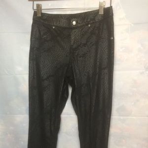 Black Alligator Print in